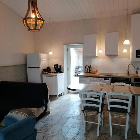 Villa L'annexe de Gaston à Port-des-Barques Extérieur photo