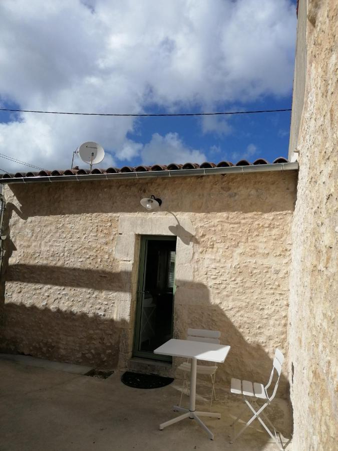Villa L'annexe de Gaston à Port-des-Barques Extérieur photo