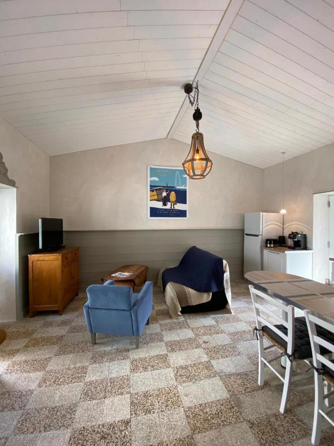 Villa L'annexe de Gaston à Port-des-Barques Extérieur photo